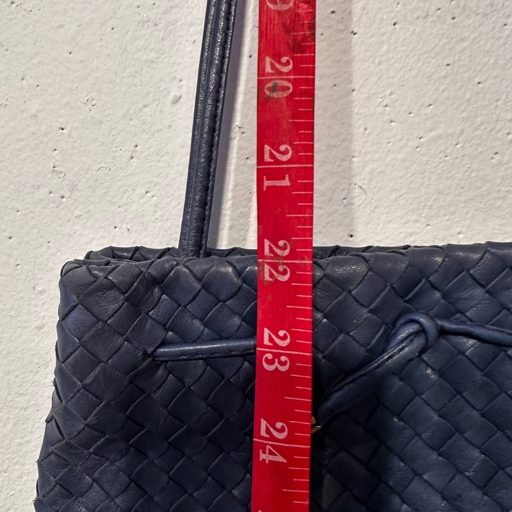 Woven leather - Picture 3 of 3